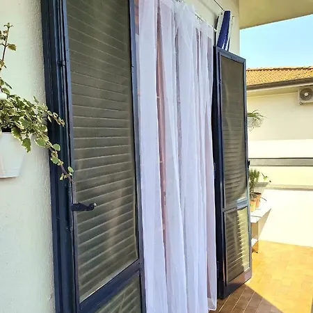 Apartment Tra Puccini Ed Il Mare