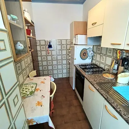 Tra Puccini Ed Il Mare Apartment