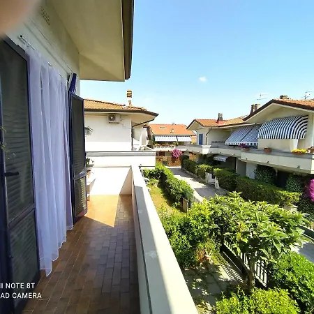 Apartment Tra Puccini Ed Il Mare *